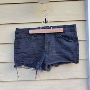 Universal  thread ,women  short sz 14/32